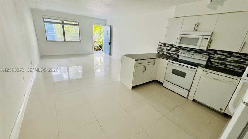1 bedroom Condominium at 1120 102nd st 7, Golden Key Condo, The, Bay Harbor Islands — photo 1