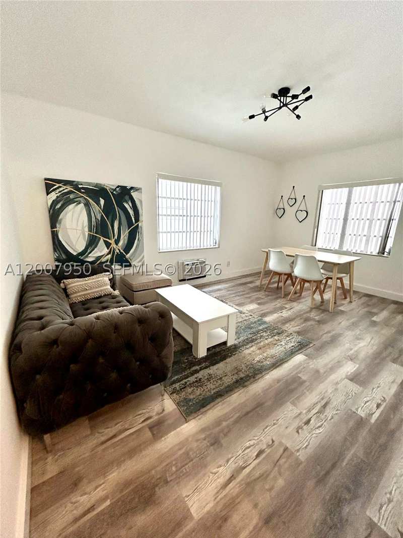 1 bedroom Condominium at 215 30th St 17, Carmel Villas Condo, Miami Beach — photo 1
