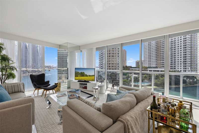 3 bedroom Condominium at 465 Brickell Ave 701, Iconbrickell Condo No 1, Miami — photo 1