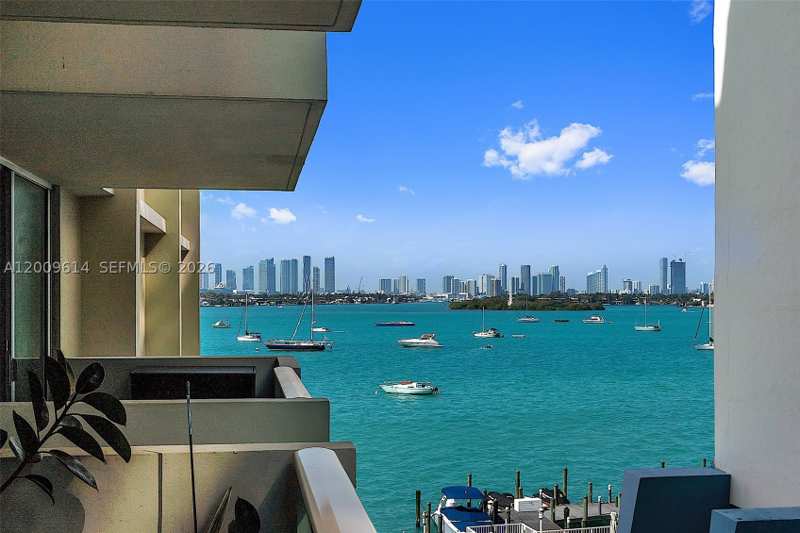 1 bedroom Condominium at 1200 West Ave 423, Mirador 1200 Condo, Miami Beach — photo 1