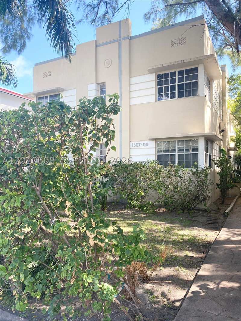 1 bedroom Condominium at 1309 Euclid Ave 7, St Remy Condo, Miami Beach — photo 1