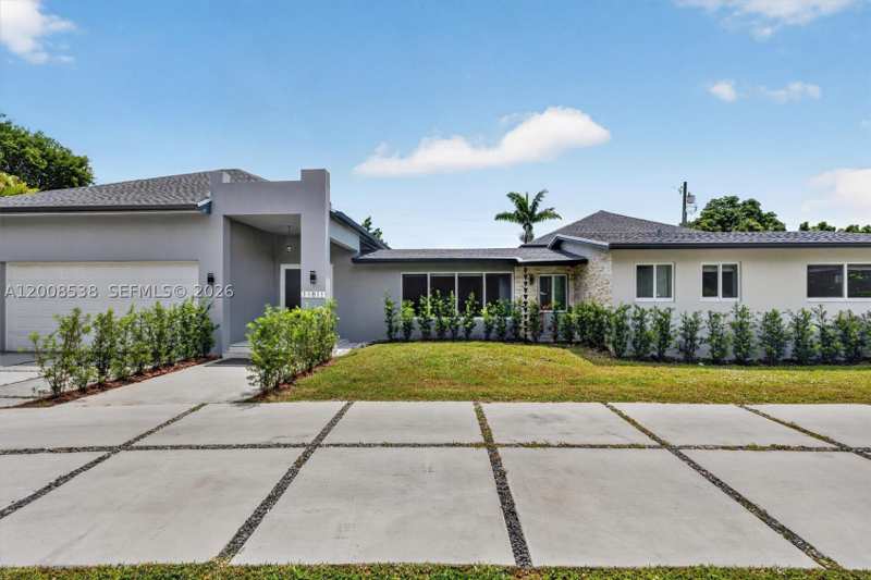 4 bedroom SingleFamilyResidence at 11811 SW 82nd Rd, Kendalwood Estates, Miami — photo 1