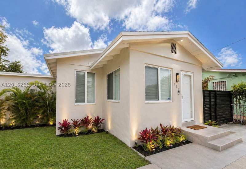 3 bedroom SingleFamilyResidence at 135 NW 68th St, Peters Addn To Pramar Sub, Miami — photo 1