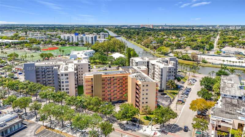 2 bedroom Condominium at 16400 NE 17th Ave 206, Three Seasons Condo Bldg, North Miami Beach — photo 1