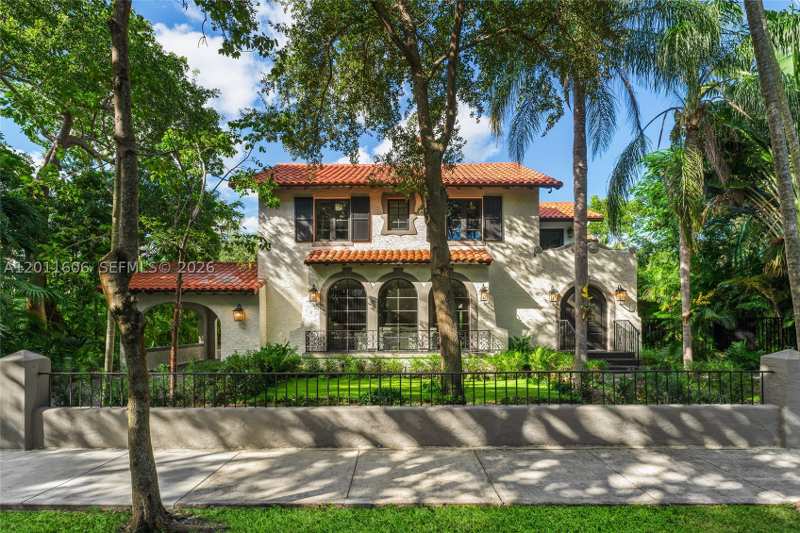 5 bedroom SingleFamilyResidence at 547 NE 57th St, Morningside, Miami — photo 1