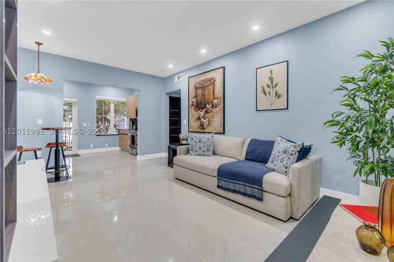 1 bedroom Condominium at 1569 Euclid Ave 7, The Belcrest Condo, Miami Beach — photo 1