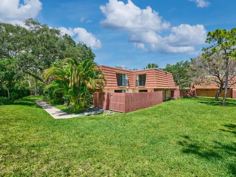 2 bedroom Townhouse at 1540 Masters Circle 180, Lakeside, Delray Beach — photo 1