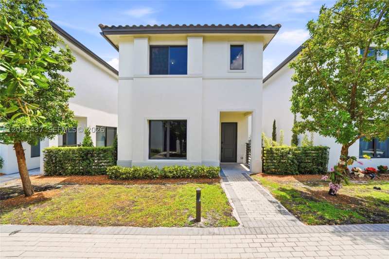 4 bedroom SingleFamilyResidence at 4356 NW 80th Ave, Canarias East, Doral — photo 1