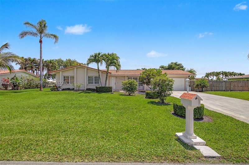 4 bedroom SingleFamilyResidence at 11380 SW 131st St, Pine Shore Sec 3, Miami — photo 1