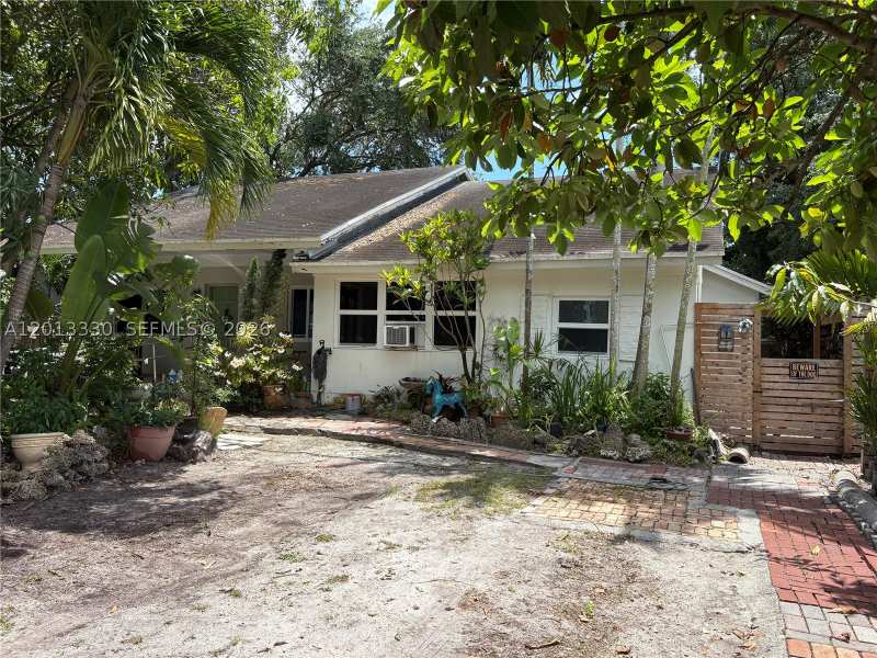 6 bedroom SingleFamilyResidence at 5930 SW 44th Ter, Riviera Estates 1st Addn, Miami — photo 1
