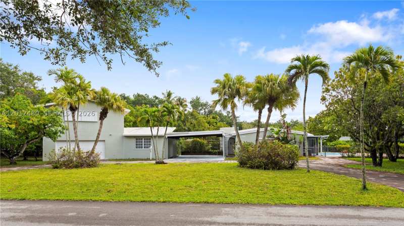 3 bedroom SingleFamilyResidence at 10851 SW 68th Ave, Helms Country Estates Re-, Pinecrest — photo 1