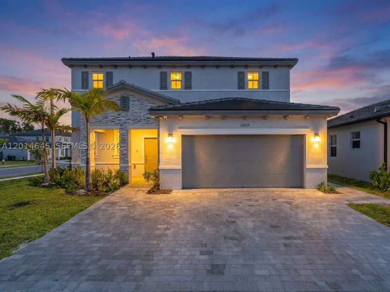 5 bedroom SingleFamilyResidence at 13629 SW 186th Ln, Galiano, Miami — photo 1