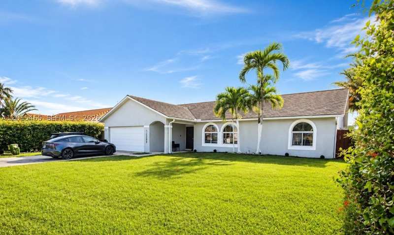 3 bedroom SingleFamilyResidence at 15046 SW 148th Pl, River Bend Sec 2, Miami — photo 1