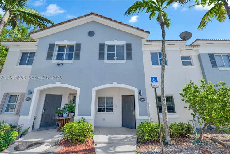 3 bedroom Townhouse at 1660 SE 30th St, Venetia Grove, Homestead — photo 1