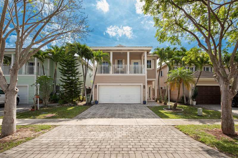 4 bedroom SingleFamilyResidence at 381 NE 35th Terrace, Emilios Place At Oasis, Homestead — photo 1