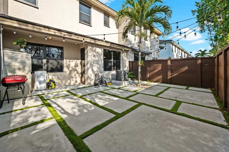 3 bedroom Townhouse at 15776 NW 91st Ct, Dunnwoody Lake, Miami Lakes — photo 1
