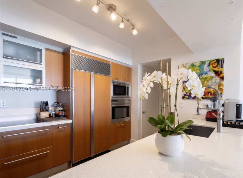 2 bedroom Condominium at 400 Alton Rd 1709, Murano Grande At Portofin, Miami Beach — photo 1