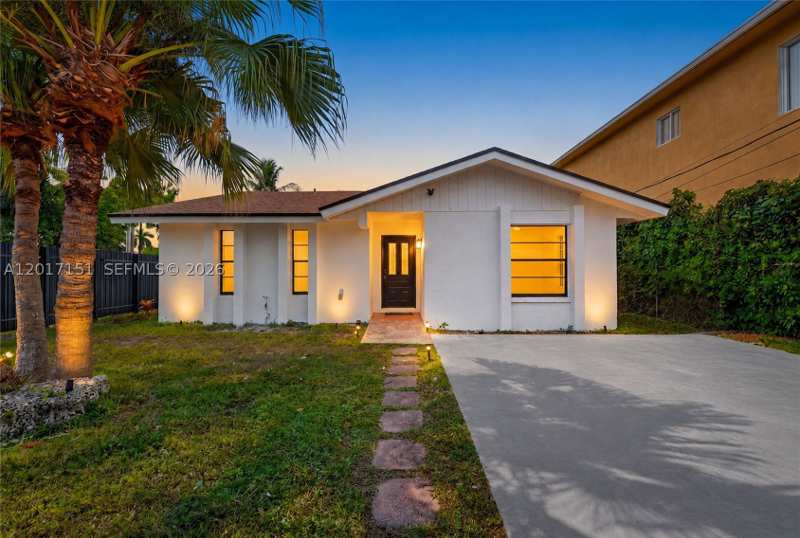 4 bedroom SingleFamilyResidence at 10210 SW 175th St, Dixie Heights Gardens, Miami — photo 1