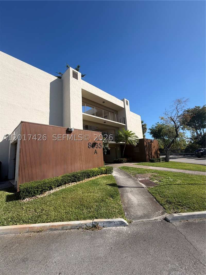 2 bedroom Condominium at 8035 SW 107th Ave 203, The Horizons Condo #1, Miami — photo 1