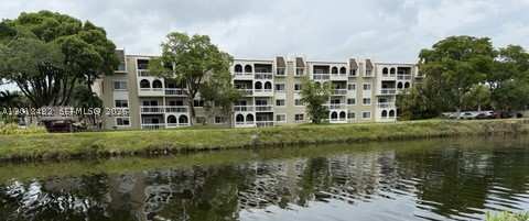 1 bedroom Condominium at 7815 Camino Real i417, Village Of Kings Creek Co, Miami — photo 1