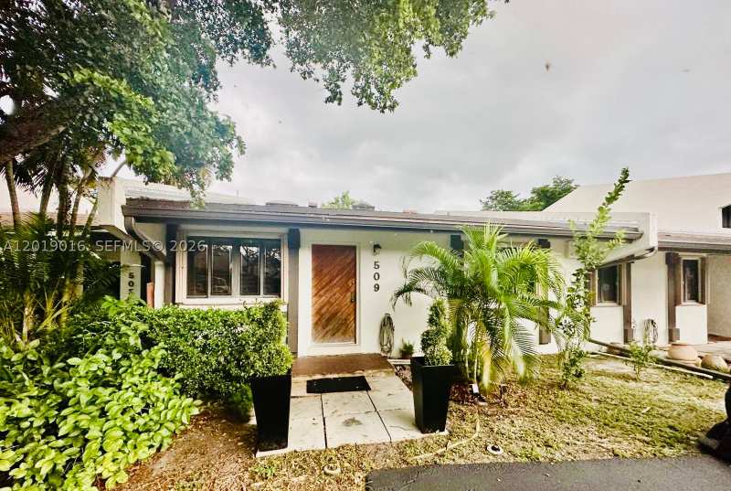 2 bedroom Villa at 509 NE 199th Ln 3A, Sandpiper At Calif Club C, Miami — photo 1