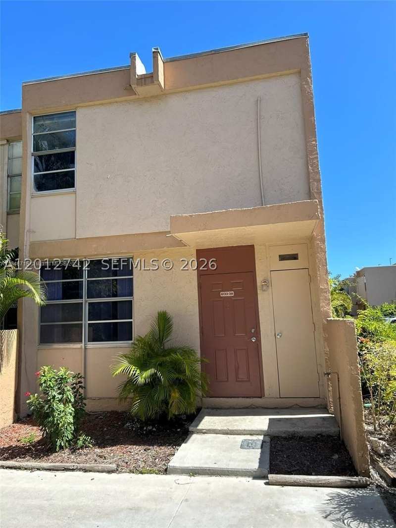 3 bedroom Townhouse at 6133 SW 69th St 38, Lee Park Condo, South Miami — photo 1