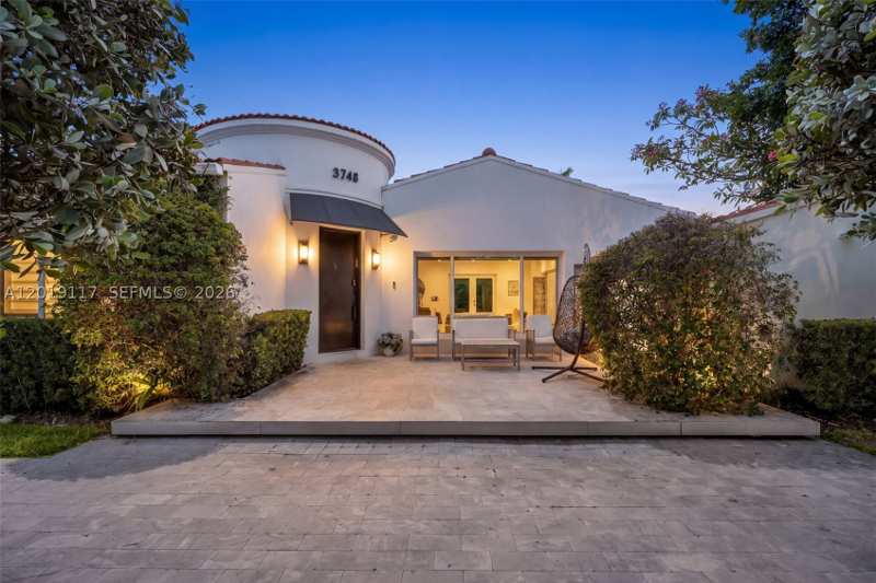 6 bedroom SingleFamilyResidence at 3748 Prairie Ave, Mid Golf Sub 1st Addn, Miami Beach — photo 1