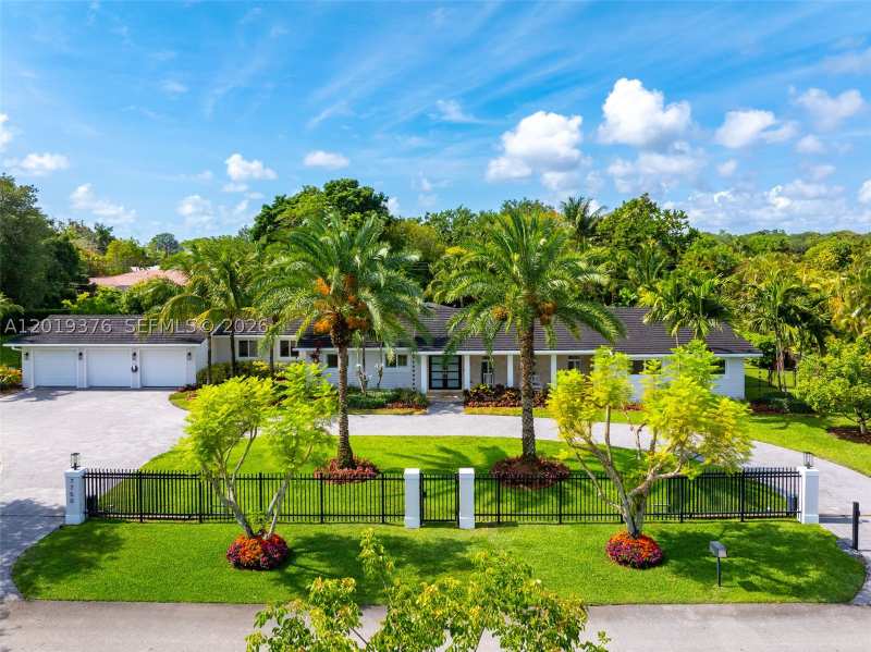 6 bedroom SingleFamilyResidence at 7750 SW 122nd St, Palmetto Court, Pinecrest — photo 1