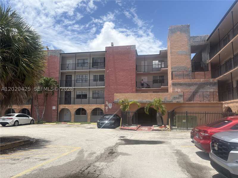 2 bedroom Condominium at 6620 W 2nd Ct 403, Westland Manors East Cond, Hialeah — photo 1