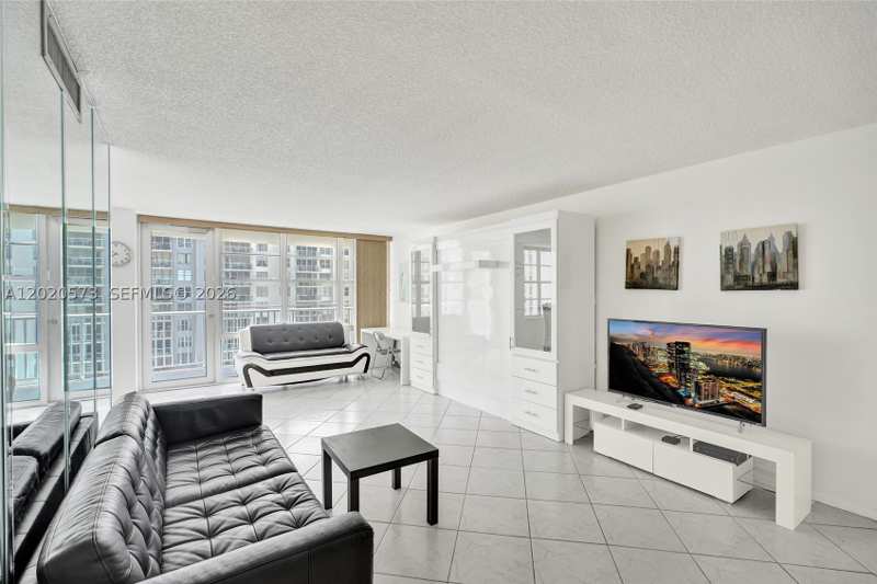 1 bedroom Condominium at 231 174th St 1611, Winston Towers 400 Condo, Sunny Isles Beach — photo 1