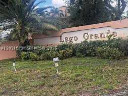 2 bedroom Condominium at 2715 W 66th St 13-21, Lago Grande Two Condo, Hialeah — photo 1