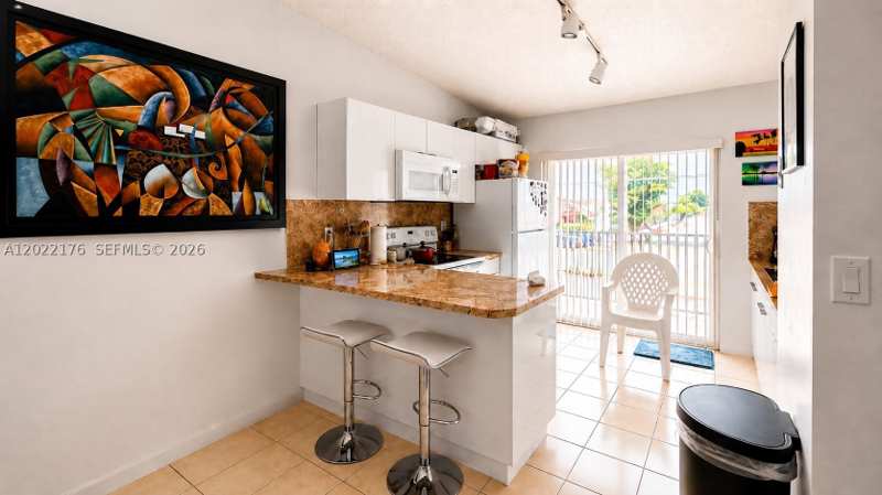 2 bedroom Condominium at 7603 W 29th Ln 202-55, El Prado Xiii Condo, Hialeah — photo 1