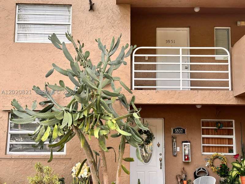 2 bedroom Condominium at 5953 W 28th Ave 24, Vista Del Lago Condo Vii, Hialeah — photo 1