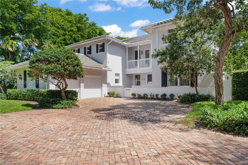 4 bedroom SingleFamilyResidence at 5700 SW 86th St, Shaw Property, South Miami — photo 1