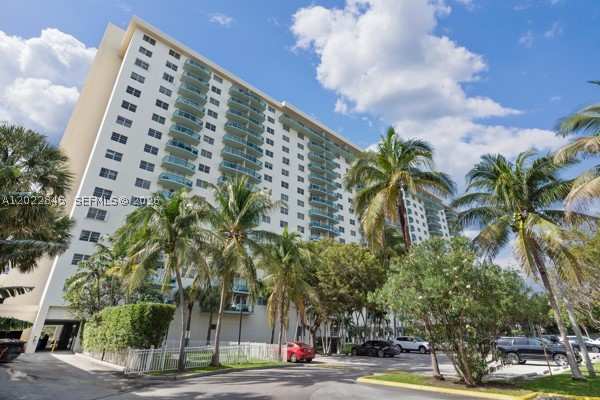 1 bedroom Condominium at 19390 Collins Ave 817, Oceanview Building A Cond, Sunny Isles Beach — photo 1