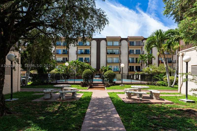 2 bedroom Condominium at 1950 W 54th St 412, Westland-Eden Condo I, Hialeah — photo 1