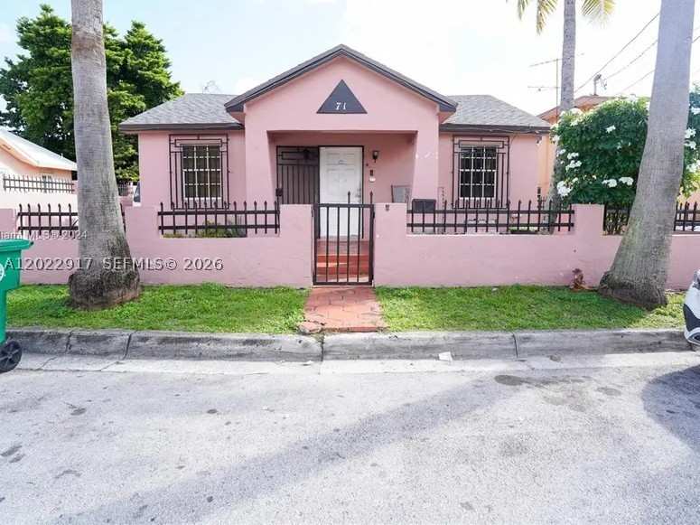 3 bedroom SingleFamilyResidence at 71 NW 18th Ave, Orange Park, Miami — photo 1