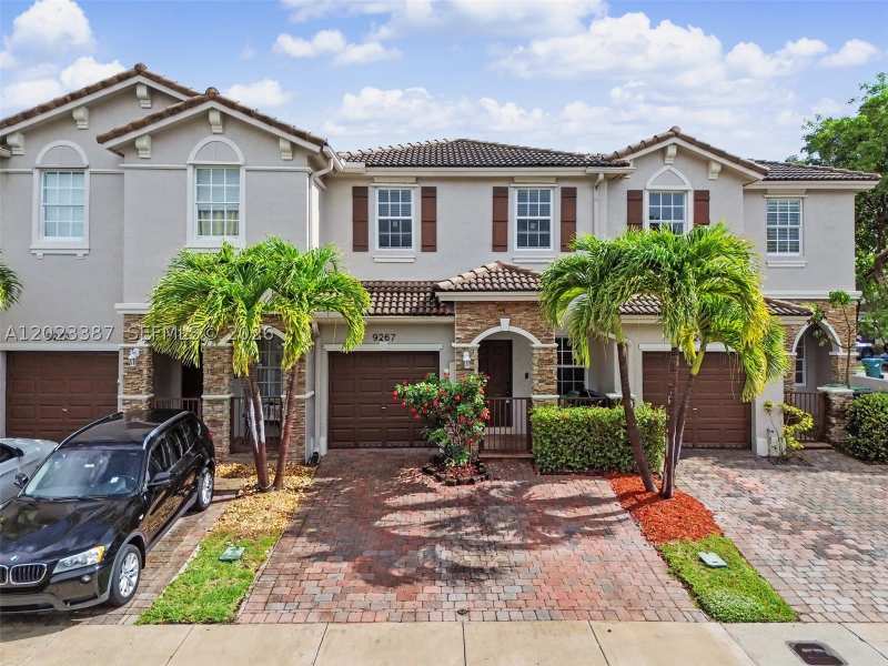 3 bedroom Townhouse at 9267 SW 220th Ter, Lakes By The Bay Cee, Cutler Bay — photo 1
