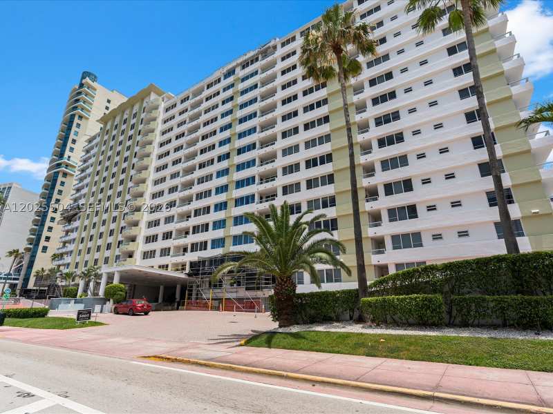 1 bedroom Condominium at 5005 Collins Ave 222, The Carriage Club North C, Miami Beach — photo 1