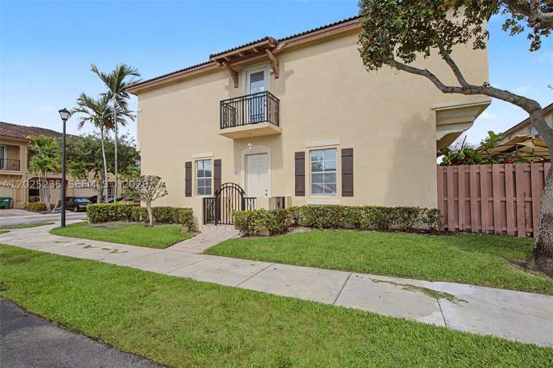 4 bedroom Townhouse at 12853 SW 135th St, Courts At Tuscany, Miami — photo 1