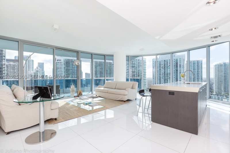 2 bedroom Condominium at 200 Biscayne Boulevard Way 3102, Epic West Condo, Miami — photo 1