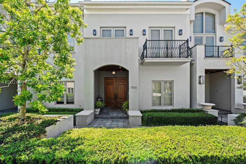 3 bedroom Townhouse at 7510 SW 56th Ct, Oak Lane, Miami — photo 1