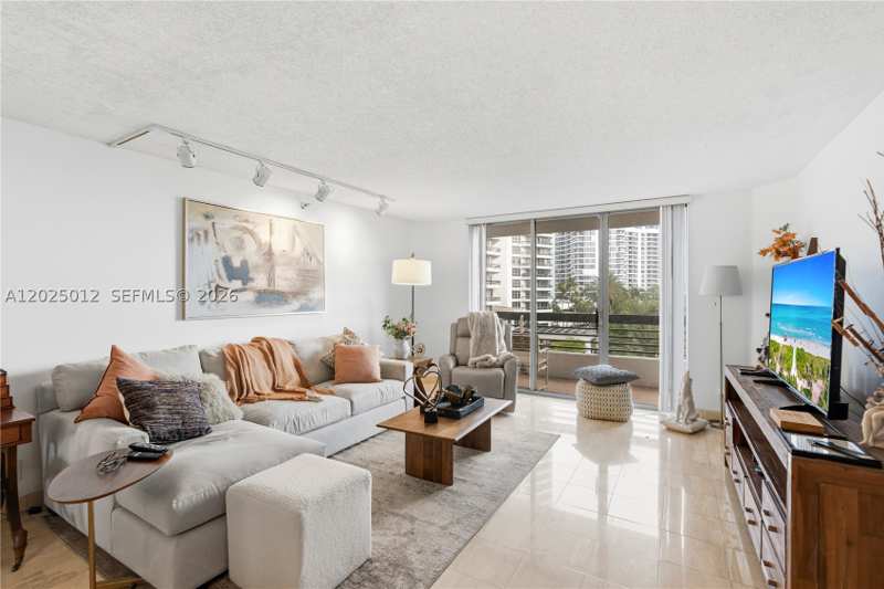 2 bedroom Condominium at 19195 NE 36th Ct 502, Mystic Pointe Condo No Tw, Aventura — photo 1