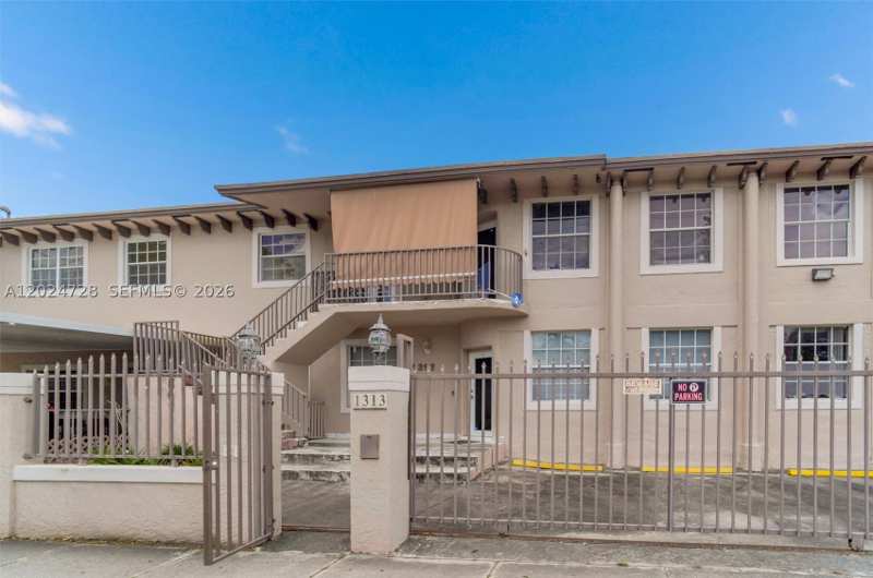 9 bedroom SingleFamilyResidence at 1313 SW 24th Ave, Byan Park, Miami — photo 1