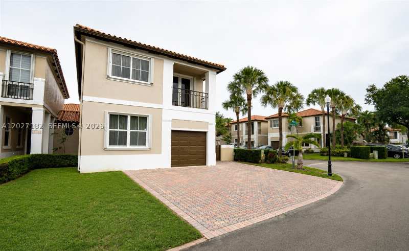 4 bedroom SingleFamilyResidence at 14372 NW 83rd Ave, Anchorage At Miami Lakes, Miami Lakes — photo 1