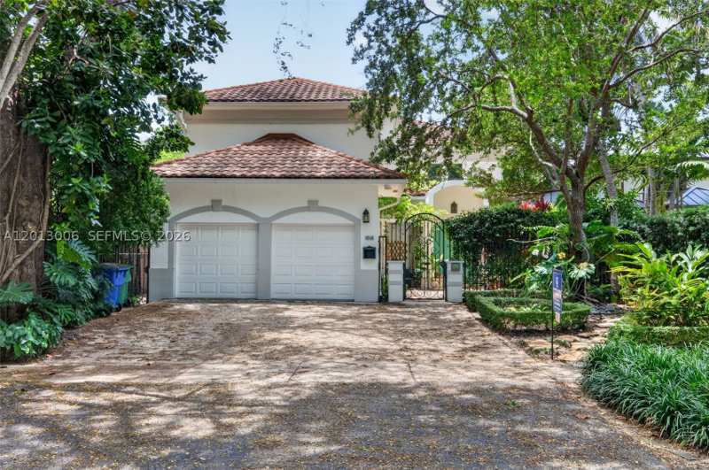 6 bedroom SingleFamilyResidence at 1818 Espanola Dr, Espanola Heights, Miami — photo 1