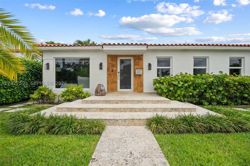 3 bedroom SingleFamilyResidence at 39 Montilla Ave, Coral Gables Flagler Stre, Coral Gables — photo 1