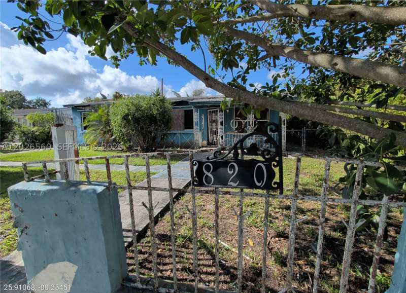 3 bedroom SingleFamilyResidence at 820 Curtiss Dr, Curtiss Park, Opa Locka — photo 1