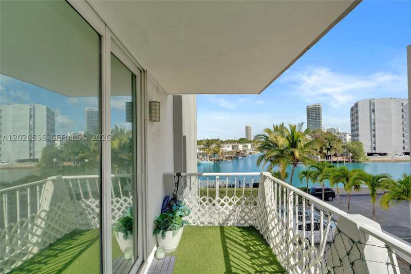1 bedroom Condominium at 7133 Bay Dr 305, The Knightsbridge Condo, Miami Beach — photo 1