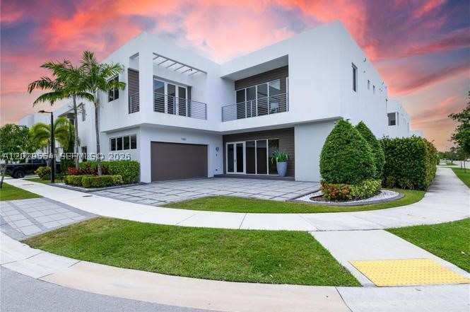 5 bedroom SingleFamilyResidence at 7480 NW 99th Ave, Doral Commons Residential, Doral — photo 1